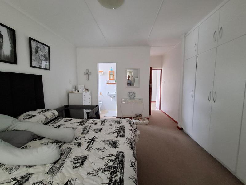 To Let 3 Bedroom Property for Rent in Fairview Golf Estate Western Cape